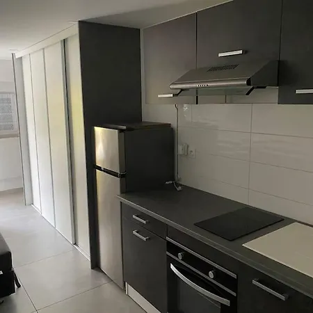 Moderne Entierement Renove. *